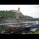 Schloss M&ecaron;lník nahe des Zuflusses der Moldau